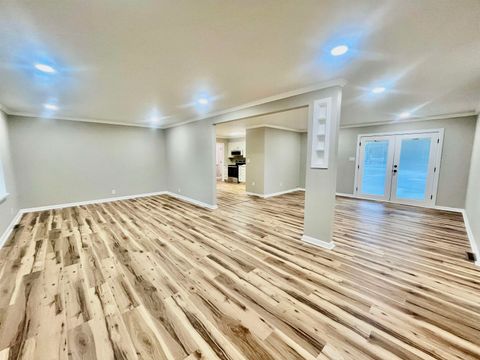 Tiny photo for 5 Sturgis Circle, Metropolis, IL 62960 (MLS # 100000082)