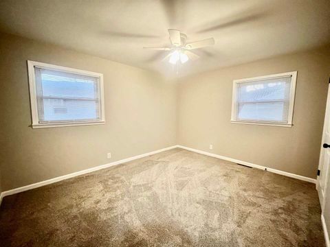 Tiny photo for 5 Sturgis Circle, Metropolis, IL 62960 (MLS # 100000082)