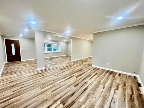 Tiny photo for 5 Sturgis Circle, Metropolis, IL 62960 (MLS # 100000082)