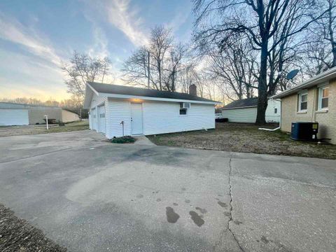 Tiny photo for 5 Sturgis Circle, Metropolis, IL 62960 (MLS # 100000082)