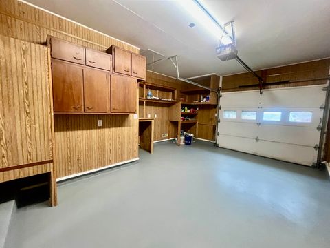 Tiny photo for 5 Sturgis Circle, Metropolis, IL 62960 (MLS # 100000082)