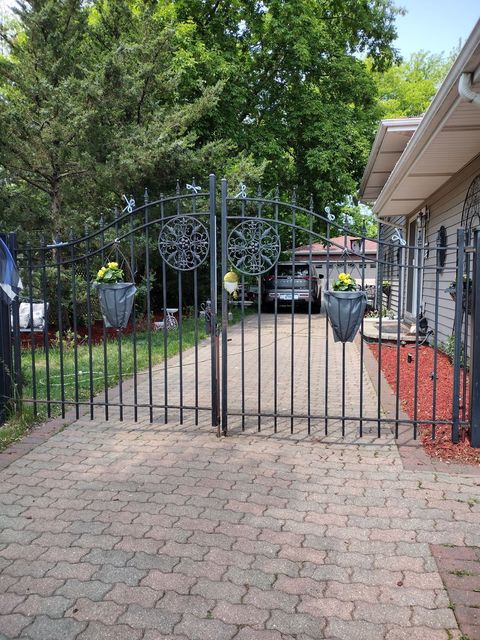 Tiny photo for 2176 N Westmoreland Drive, Palatine, IL 60074 (MLS # 12585938)