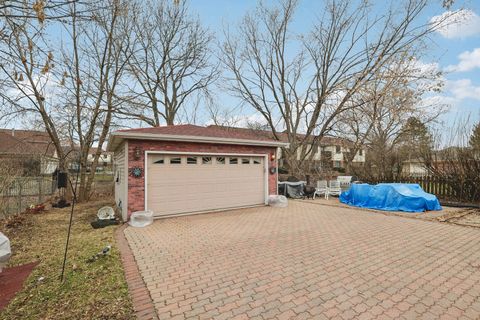 Tiny photo for 2176 N Westmoreland Drive, Palatine, IL 60074 (MLS # 12585938)