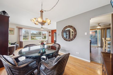 Tiny photo for 2176 N Westmoreland Drive, Palatine, IL 60074 (MLS # 12585938)