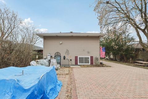 Tiny photo for 2176 N Westmoreland Drive, Palatine, IL 60074 (MLS # 12585938)