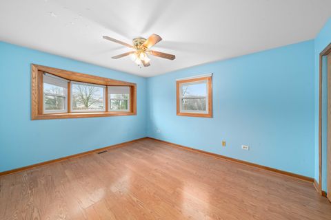 Tiny photo for 537 Erma Drive, Lake Holiday, IL 60552 (MLS # 12603202)