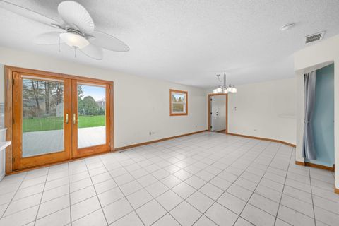 Tiny photo for 537 Erma Drive, Lake Holiday, IL 60552 (MLS # 12603202)