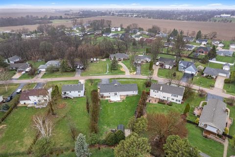 Tiny photo for 537 Erma Drive, Lake Holiday, IL 60552 (MLS # 12603202)