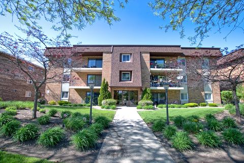 Photo of 8924 W 140th Street #303, Orland Park, IL 60462 (MLS # 12643485)