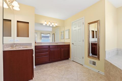 Tiny photo for 521 Litchfield Way, Oswego, IL 60543 (MLS # 12564505)