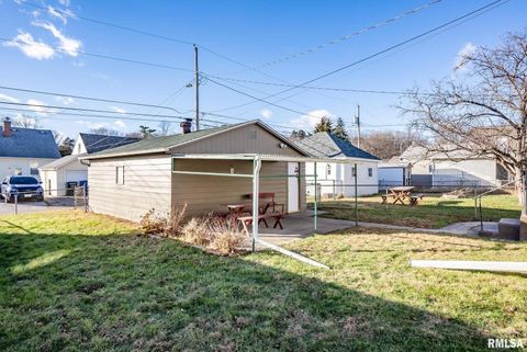 Tiny photo for 124 N ELMWOOD Avenue, Davenport, IA 52804 (MLS # QC4269714)