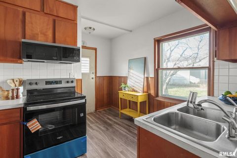 Tiny photo for 124 N ELMWOOD Avenue, Davenport, IA 52804 (MLS # QC4269714)