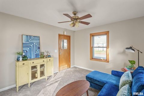 Tiny photo for 124 N ELMWOOD Avenue, Davenport, IA 52804 (MLS # QC4269714)