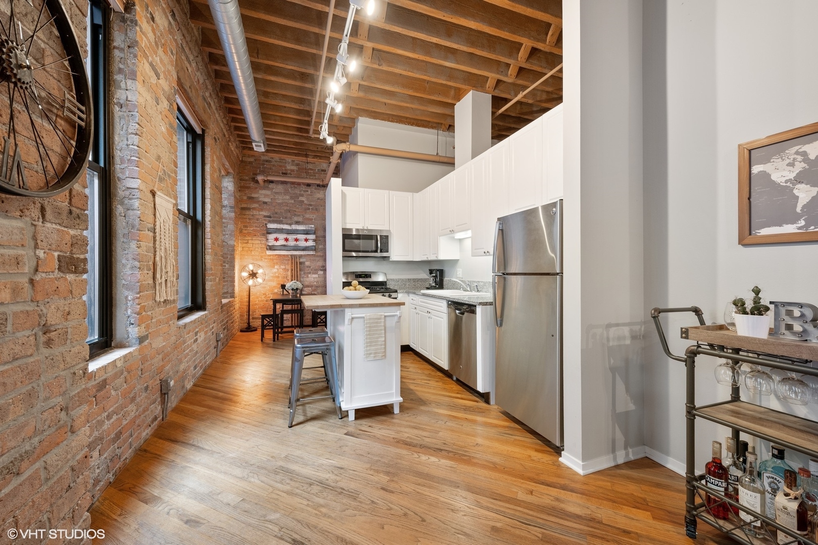 226 N CLINTON Street 327