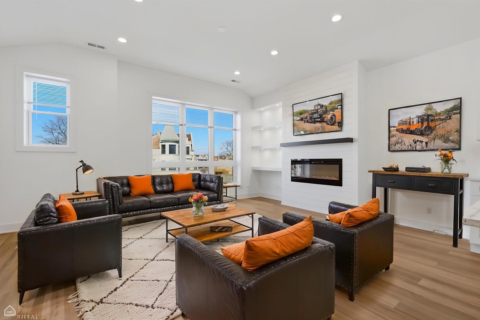 4841 S Prairie Avenue