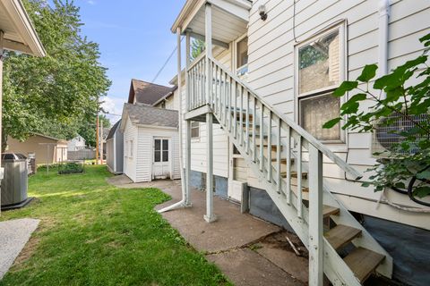 Tiny photo for 1004 13th Avenue, Moline, IL 61265 (MLS # 12674272)