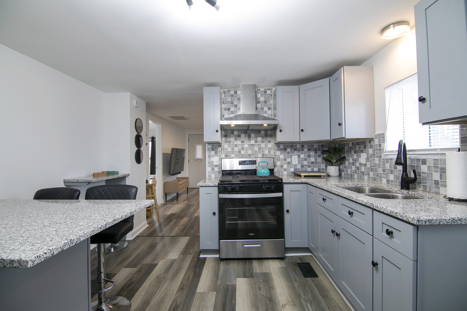 838 N Rosewood Avenue