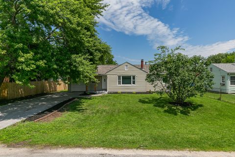 Photo of 307 33rd Avenue, East Moline, IL 61244 (MLS # 12689036)