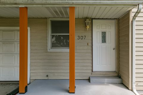 Tiny photo for 307 33rd Avenue, East Moline, IL 61244 (MLS # 12689036)