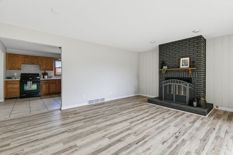 Tiny photo for 307 33rd Avenue, East Moline, IL 61244 (MLS # 12689036)