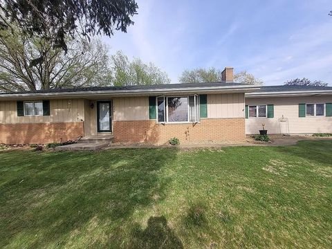 Photo of 734 1st Street, West Brooklyn, IL 61378 (MLS # 12414066)