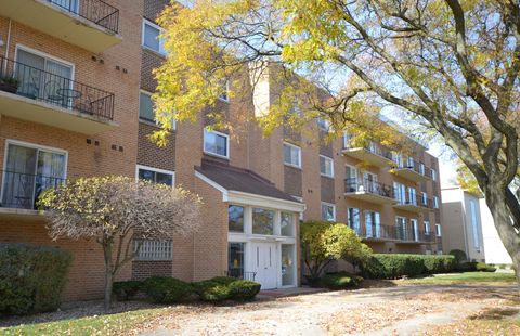Tiny photo for 9620 S Komensky Avenue #305, Oak Lawn, IL 60453 (MLS # 12500314)
