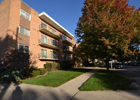 Photo of 9620 S Komensky Avenue #305, Oak Lawn, IL 60453 (MLS # 12500314) Photo of 9620 S Komensky Avenue #305, Oak Lawn, IL 60453 (MLS # 12500314)