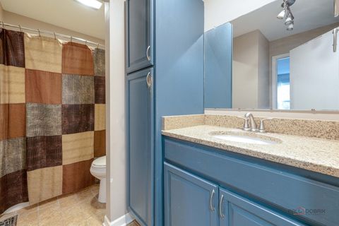 Tiny photo for 1100 Oak Valley Drive #1100, Cary, IL 60013 (MLS # 12493859)