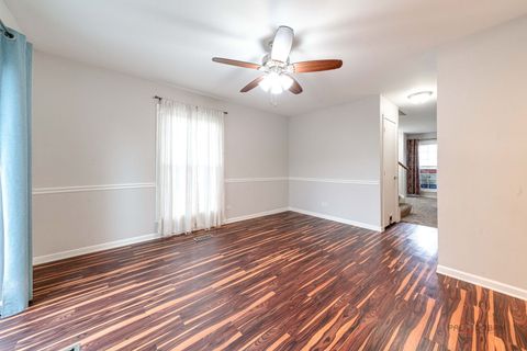 Tiny photo for 1100 Oak Valley Drive #1100, Cary, IL 60013 (MLS # 12493859)