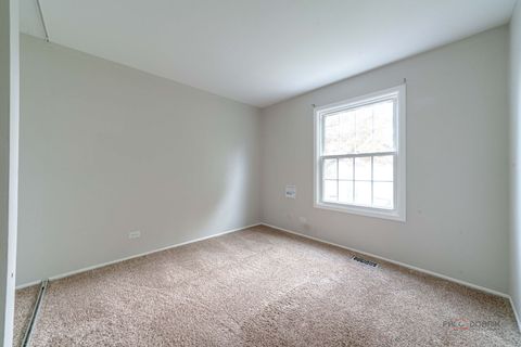 Tiny photo for 1100 Oak Valley Drive #1100, Cary, IL 60013 (MLS # 12493859)