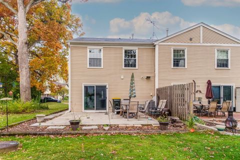 Tiny photo for 1100 Oak Valley Drive #1100, Cary, IL 60013 (MLS # 12493859)