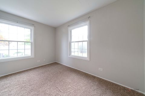 Tiny photo for 1100 Oak Valley Drive #1100, Cary, IL 60013 (MLS # 12493859)