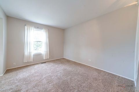 Tiny photo for 1100 Oak Valley Drive #1100, Cary, IL 60013 (MLS # 12493859)