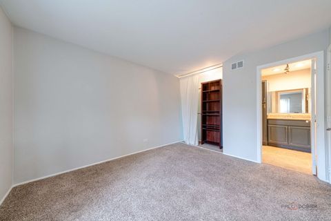 Tiny photo for 1100 Oak Valley Drive #1100, Cary, IL 60013 (MLS # 12493859)