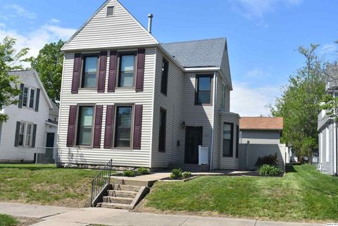 Photo of 1843 Spring St St, Quincy, IL 62301 (MLS # 12636014)