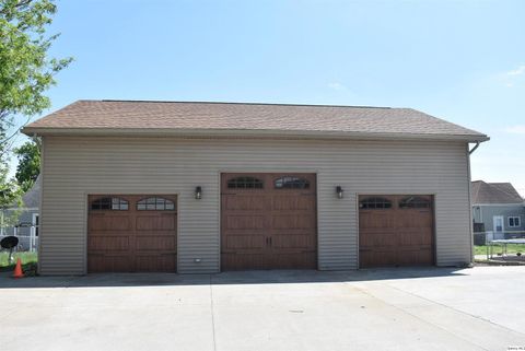 Tiny photo for 1843 Spring St St, Quincy, IL 62301 (MLS # 12636014)