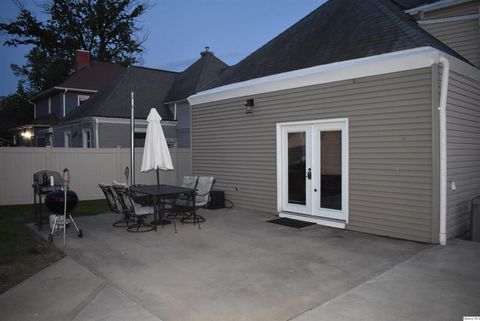 Tiny photo for 1843 Spring St St, Quincy, IL 62301 (MLS # 12636014)