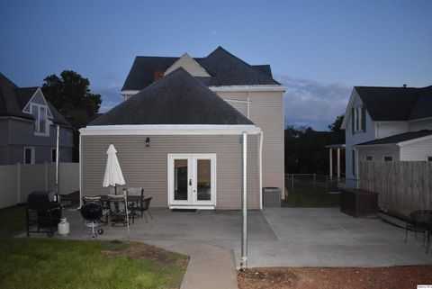 Tiny photo for 1843 Spring St St, Quincy, IL 62301 (MLS # 12636014)