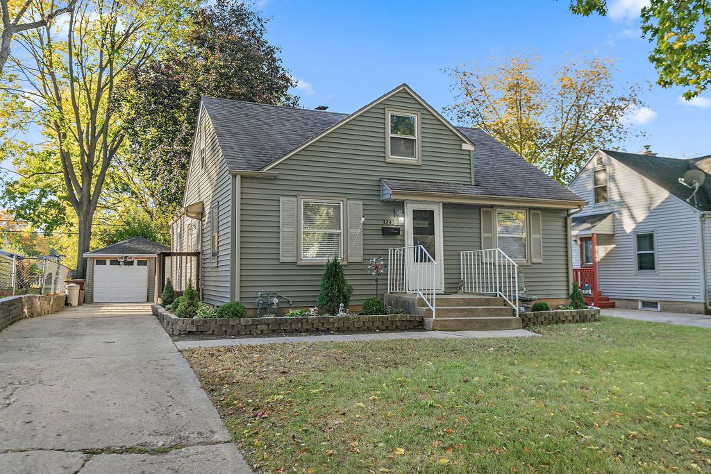 Photo for 3243 Carolina Avenue, Rockford, IL 61108 (MLS # 12503591)
