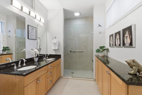 Tiny photo for 2515 Prairie Avenue #1E, Evanston, IL 60201 (MLS # 12635312)