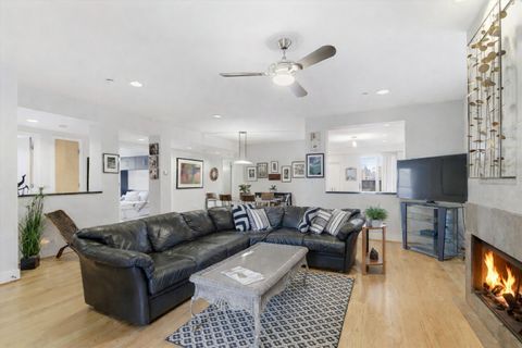 Tiny photo for 2515 Prairie Avenue #1E, Evanston, IL 60201 (MLS # 12635312)