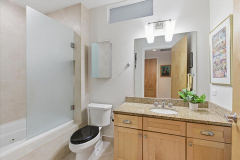 Tiny photo for 2515 Prairie Avenue #1E, Evanston, IL 60201 (MLS # 12635312)