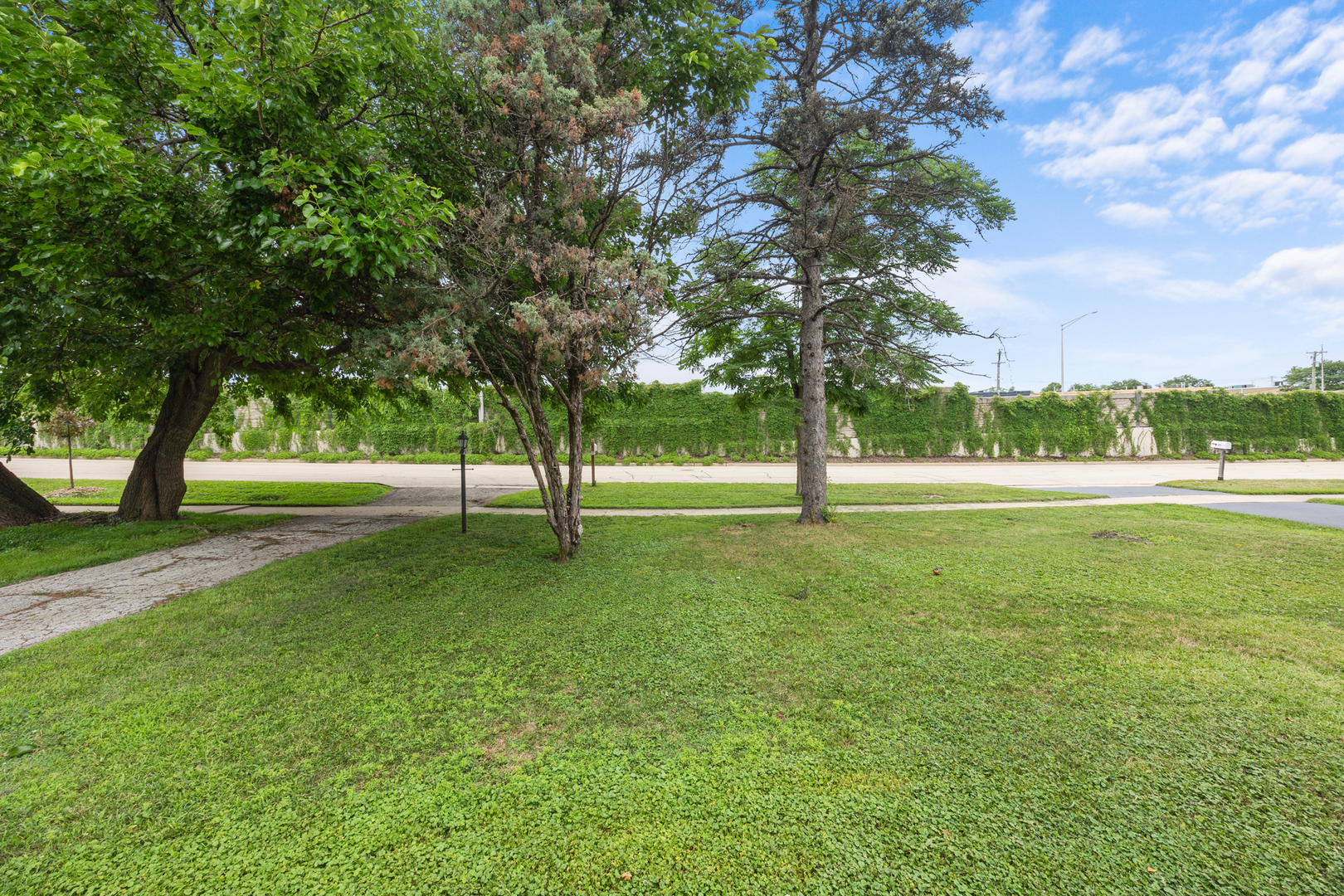 125 W North Avenue