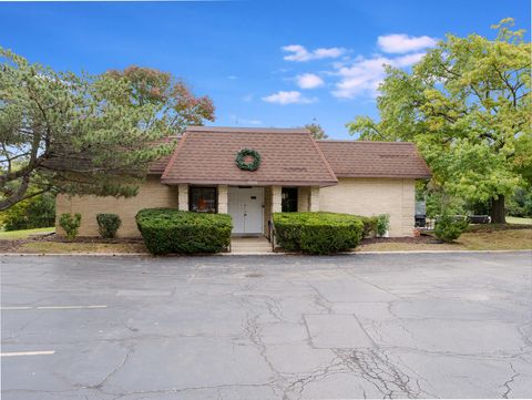 Tiny photo for 7211 Wolf Road #301A, Indian Head Park, IL 60525 (MLS # 12495968)