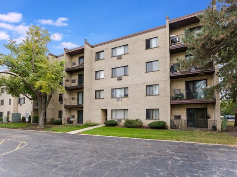 Tiny photo for 7211 Wolf Road #301A, Indian Head Park, IL 60525 (MLS # 12495968)