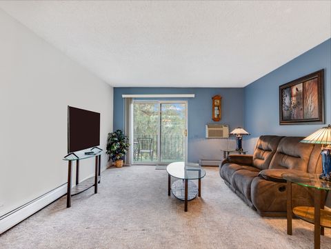 Tiny photo for 7211 Wolf Road #301A, Indian Head Park, IL 60525 (MLS # 12495968)