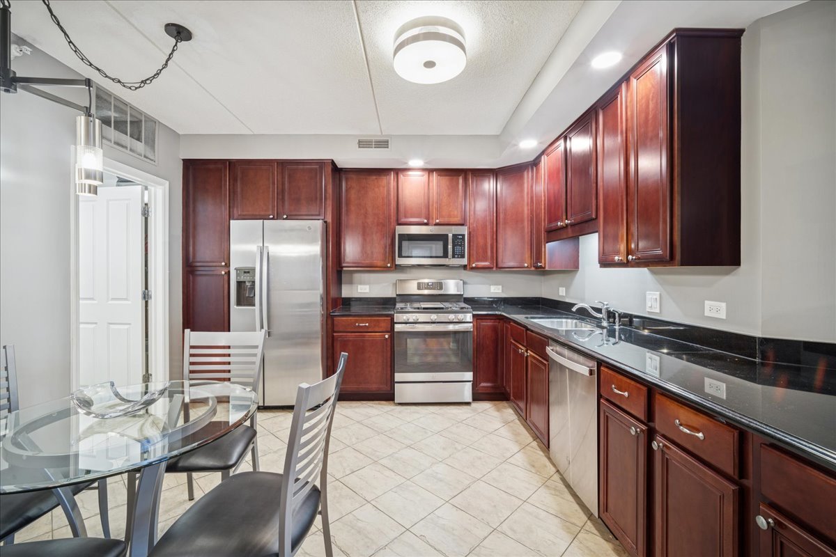 425 Village Green 314