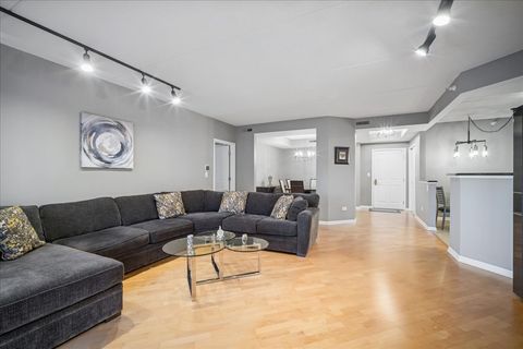 Tiny photo for 425 Village Green #314, Lincolnshire, IL 60069 (MLS # 12502181)