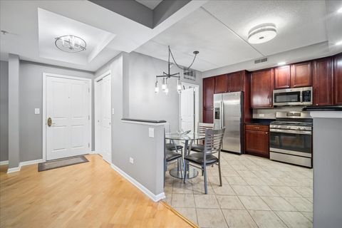 Tiny photo for 425 Village Green #314, Lincolnshire, IL 60069 (MLS # 12502181)