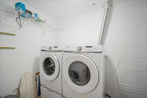 Tiny photo for 425 Village Green #314, Lincolnshire, IL 60069 (MLS # 12502181)